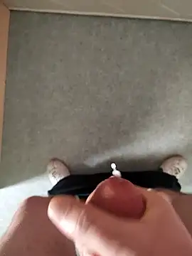 Loulou06123 online show from 13, 4, 2026