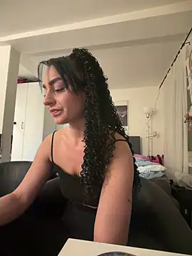 Snapshot of CurlyRouge chatting on 12, 5, 2026 CurlyRouge online show from 12, 5, 2026