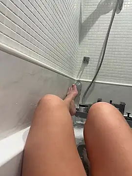 BadGirl69Me online show from 16, 4, 2026