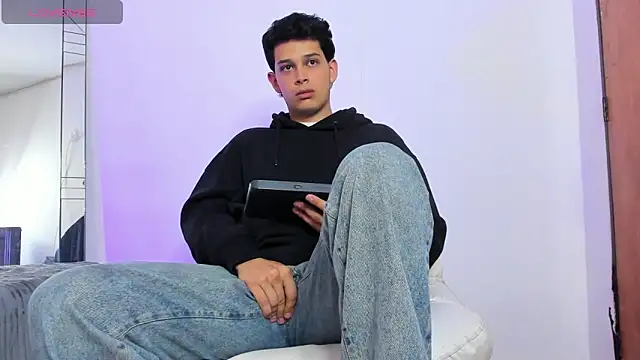 elijah stoone online show from 16, 4, 2026