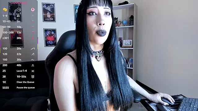 Snapshot of Ravenelle_ chatting on 7, 6, 2026 Ravenelle online show from 7, 6, 2026