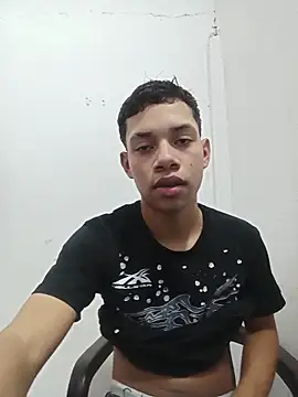 Snapshot of curious_straight_guy chatting on 14, 6, 2026 curious straight guy online show from 14, 6, 2026