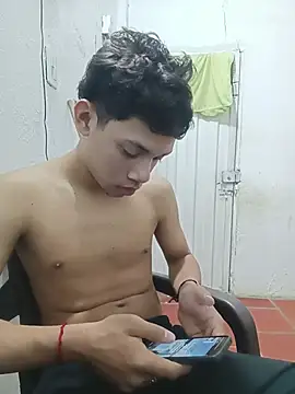 Snapshot of curious_straight_guy chatting on 18, 7, 2026 curious straight guy online show from 18, 7, 2026