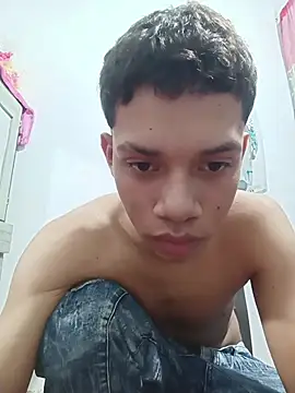 curious straight guy online show from 22, 5, 2026