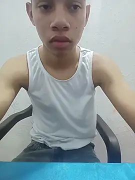 Snapshot of curious_straight_guy chatting on 8, 7, 2026 curious straight guy online show from 8, 7, 2026