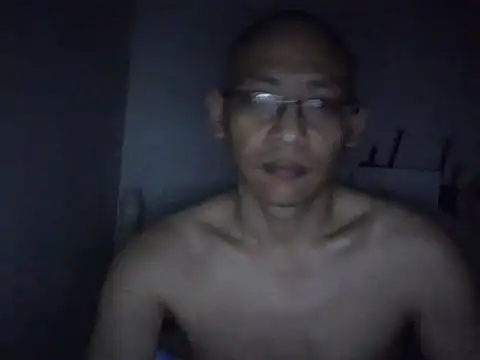 Snapshot of benly118 chatting on 15, 4, 2026 benly118 online show from 15, 4, 2026