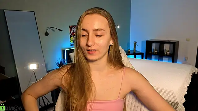 Your Emily25 online show from 11, 5, 2026