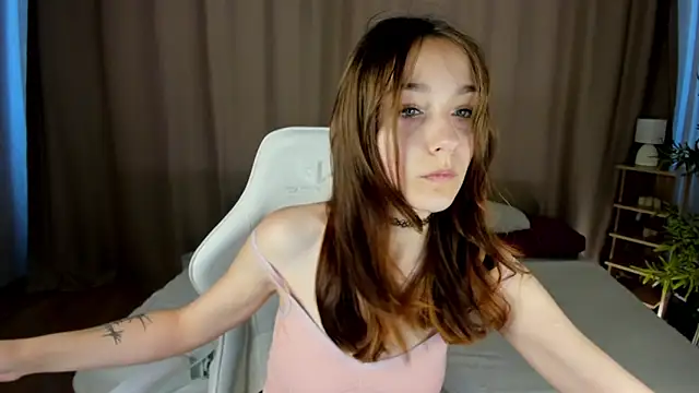 Snapshot of alis_tauber chatting on 15, 6, 2026 alis tauber online show from 15, 6, 2026