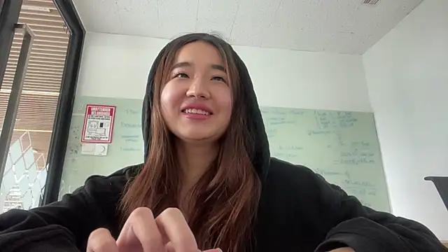 MalloryAlpis online show from 16, 4, 2026