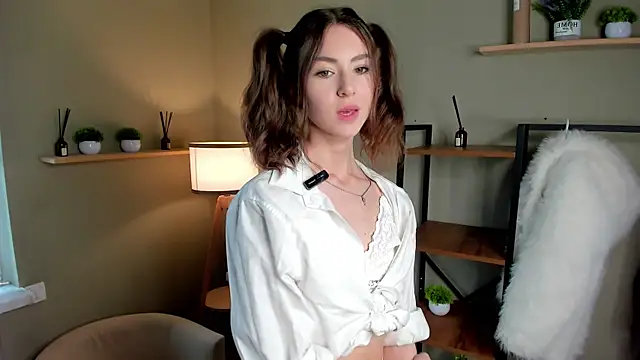 Peaches Peaches online show from 8, 5, 2026