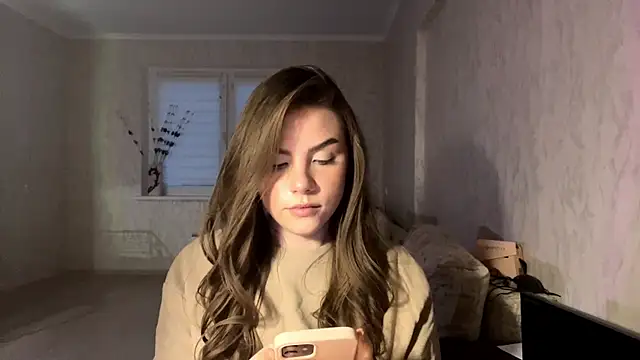 LeishaRocher online show from 18, 4, 2026