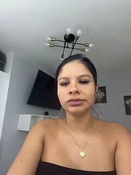 Snapshot of Elara_Luxe chatting on 25, 6, 2026 Elara Luxe online show from 25, 6, 2026