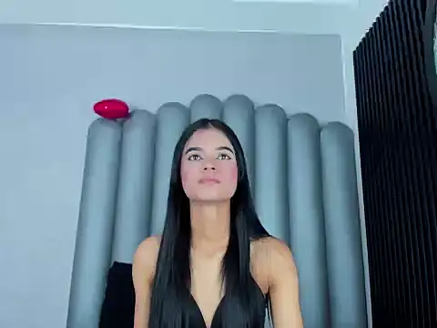 Snapshot of luna-bella_ chatting on 25, 4, 2026 luna-bella online show from 25, 4, 2026