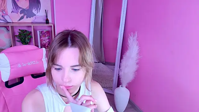 Snapshot of Tessa_Shy_ chatting on 2, 6, 2026 Tessa Shy online show from 2, 6, 2026