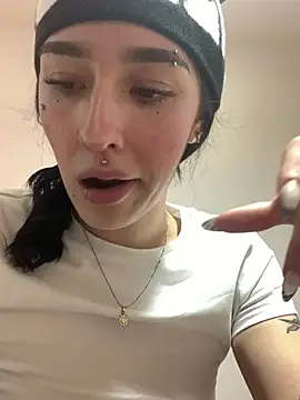 NickieCute- online show from 15, 4, 2026