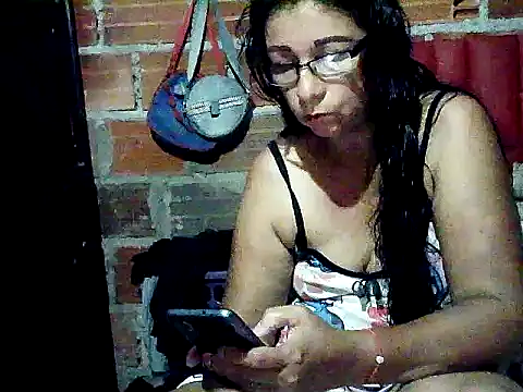 lola teem online show from 17, 4, 2026