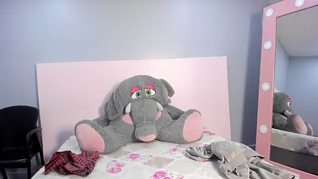 Snapshot of Antonella_Bratzz4 chatting on 25, 5, 2026 Antonella Bratzz4 online show from 25, 5, 2026