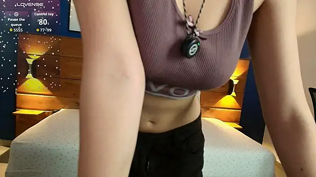 Snapshot of lily_reeds chatting on 4, 6, 2026 lily reeds online show from 4, 6, 2026