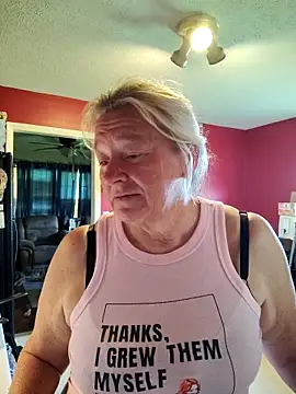 Snapshot of RavensLove chatting on 18, 5, 2026 RavensLove online show from 18, 5, 2026