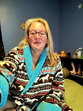Snapshot of RavensLove chatting on 17, 5, 2026 RavensLove online show from 17, 5, 2026