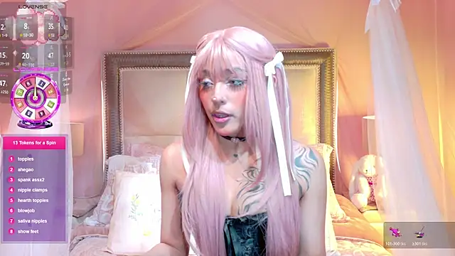 Snapshot of VaLuu__ chatting on 20, 7, 2026 VaLuu online show from 20, 7, 2026