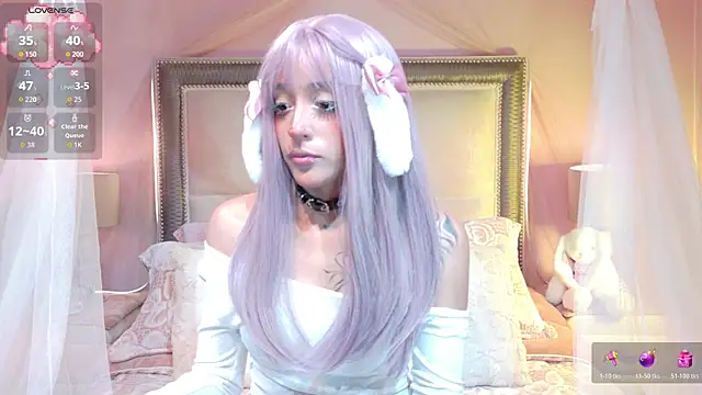 Snapshot of VaLuu__ chatting on 24, 7, 2026 VaLuu online show from 24, 7, 2026