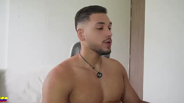 Snapshot of Maximo_Dominic chatting on 14, 4, 2026 Maximo Dominic online show from 14, 4, 2026