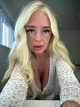 Vanillaheavennn online show from 15, 4, 2026