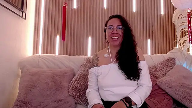 Velvet Curly online show from 27, 5, 2026