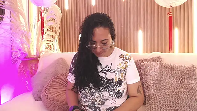Velvet Curly online show from 18, 6, 2026