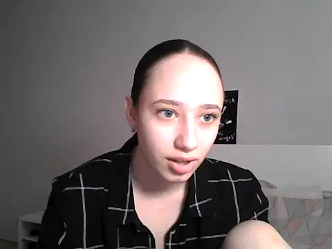 Snapshot of DarkMirel chatting on 7, 5, 2026 DarkMirel online show from 7, 5, 2026
