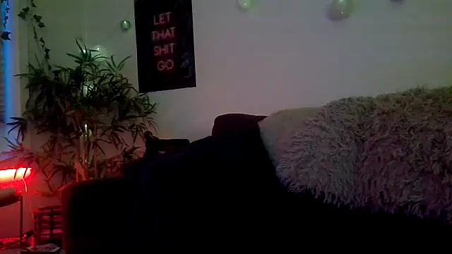 Snapshot of shyhornymommy chatting on 3, 5, 2026 shyhornymommy online show from 3, 5, 2026
