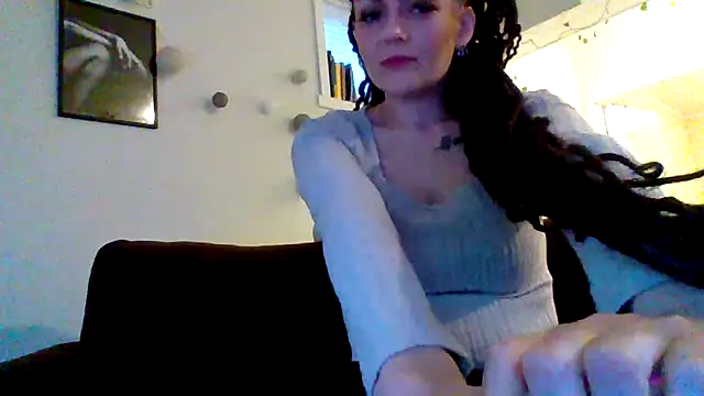 Snapshot of shyhornymommy chatting on 21, 4, 2026 shyhornymommy online show from 21, 4, 2026