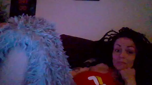 Snapshot of shyhornymommy chatting on 18, 4, 2026 shyhornymommy online show from 18, 4, 2026