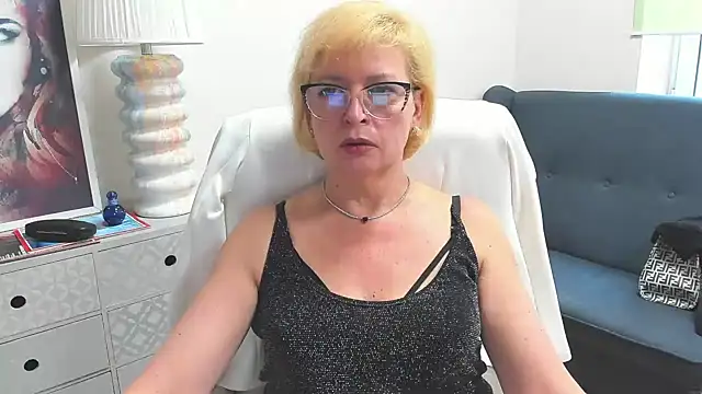 Snapshot of luna_xfantasy chatting on 10, 6, 2026 luna xfantasy online show from 10, 6, 2026