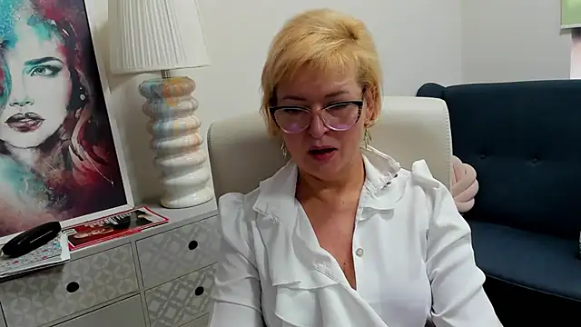 Snapshot of luna_xfantasy chatting on 23, 4, 2026 luna xfantasy online show from 23, 4, 2026