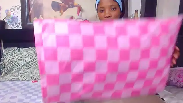 Snapshot of YoungBarbiexx chatting on 10, 7, 2026 YoungBarbiexx online show from 10, 7, 2026