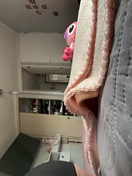 pazzuttraa online show from 14, 4, 2026