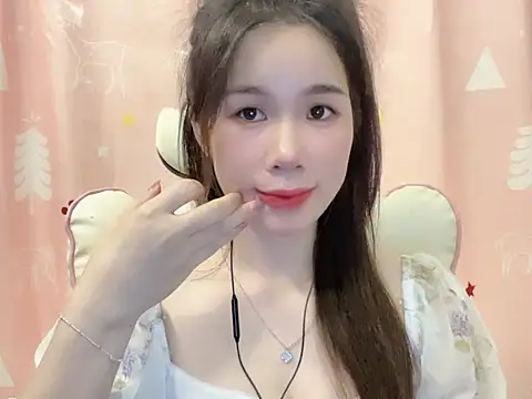 Snapshot of Luna3579 chatting on 5, 5, 2026 Luna3579 online show from 5, 5, 2026