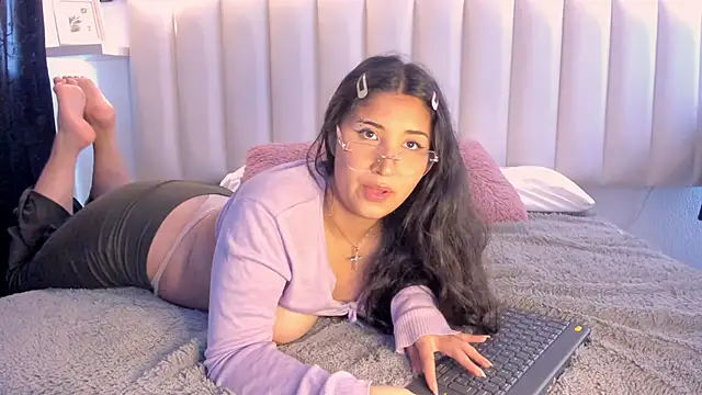 Snapshot of liarossi chatting on 17, 4, 2026 liarossi online show from 17, 4, 2026