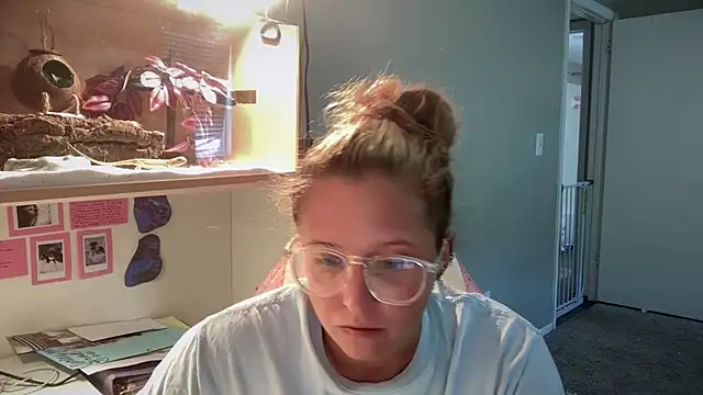 MUSCLEMOMMY1365 online show from 23, 4, 2026