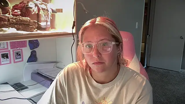 Snapshot of MUSCLEMOMMY1365 chatting on 12, 5, 2026 MUSCLEMOMMY1365 online show from 12, 5, 2026