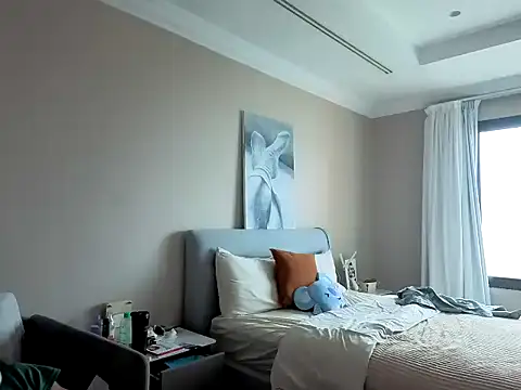 iClouddotcum online show from 17, 4, 2026