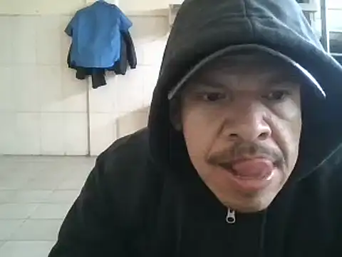 Snapshot of Oskr2024XXX chatting on 18, 2, 2025 Oskr2024XXX online show from 18, 2, 2025