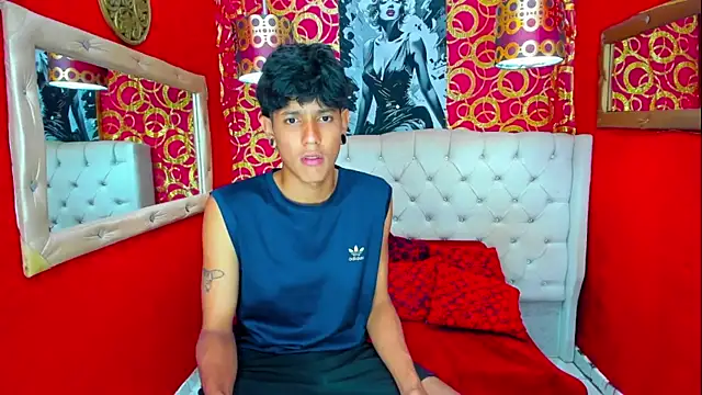 straightyoungpein online show from 15, 4, 2026