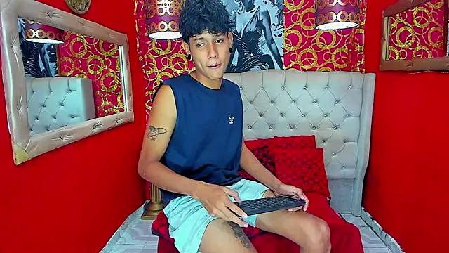 straightyoungpein online show from 21, 4, 2026