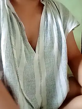 Snapshot of coupleshow21 chatting on 16, 4, 2026 coupleshow21 online show from 16, 4, 2026