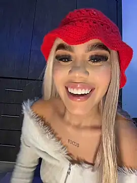 Snapshot of Tyra_malkovaa chatting on 3, 6, 2026 Tyra malkovaa online show from 3, 6, 2026