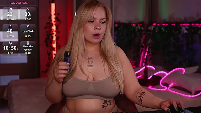 LisaLove3 online show from 13, 5, 2026
