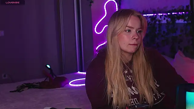 LisaLove3 online show from 22, 4, 2026